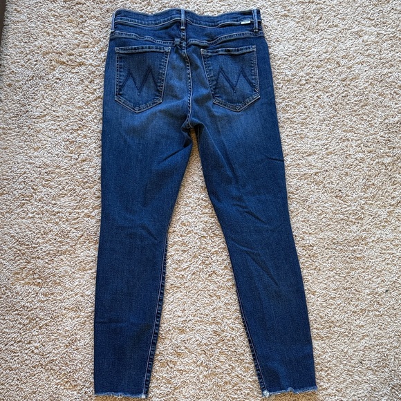 MOTHER The Stunner Ankle Fray Jeans Size 31 Dark Wash Raw Hem - Picture 7 of 9